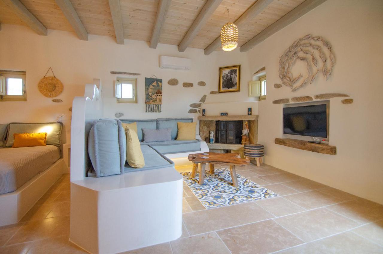 Anthoula's House